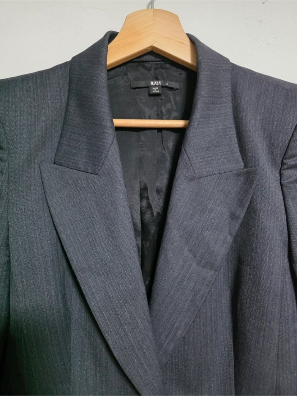 Hugo Boss Charcoal Gray Tailored Blazer – EU 36 / US 4 / UK 8 - Picture 5 of 11